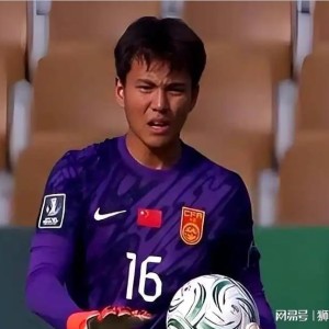 网页版登录入口-泰山两位置拉响警报！错失杨希再失李昊？后防补强别偏科